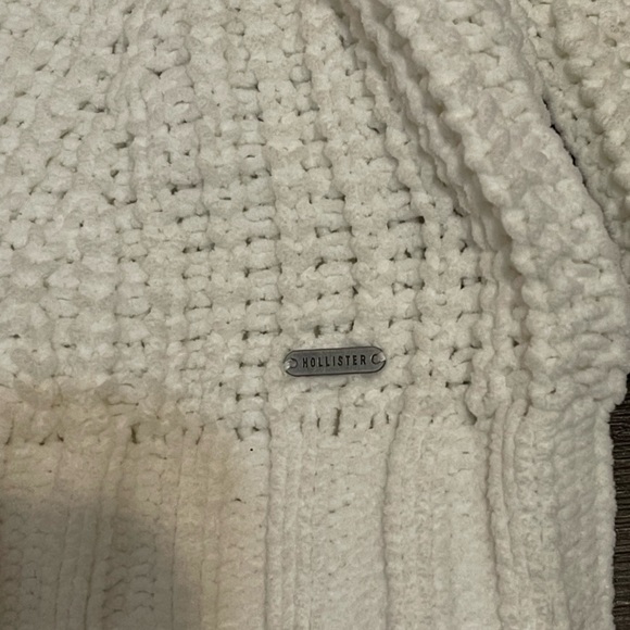 White Hollister sweater - Picture 3 of 4